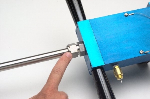 Loosening the outer nut of the Piston Pump-Up Chamber