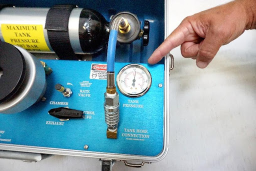 pressure chamber tank pressure gauge