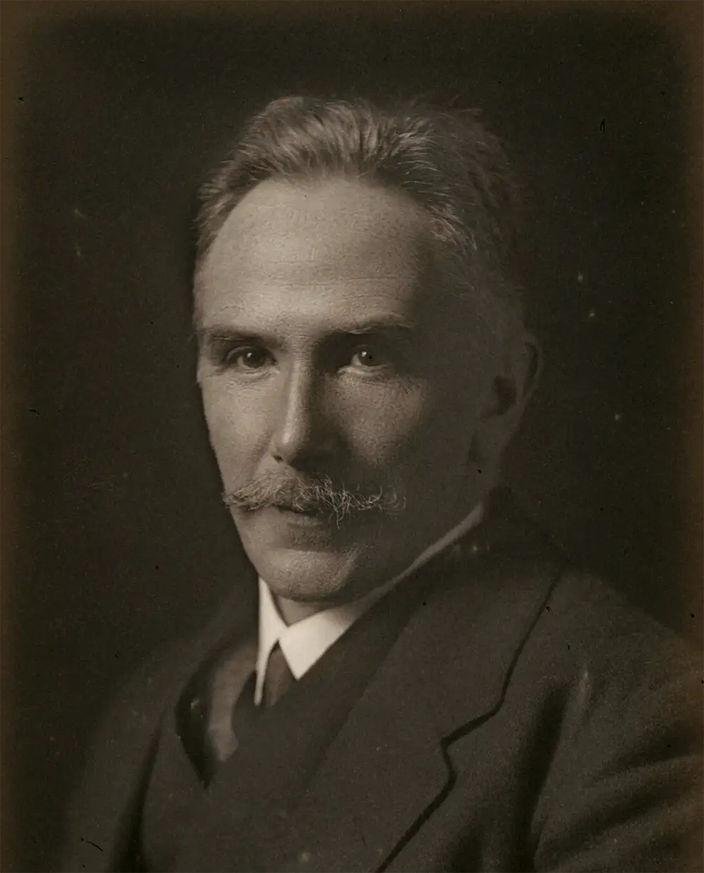 Henry Horatio Dixon (1869-1953), Irish botanist, was born in Dublin, Ireland in 1869 the son of George and Rebecca (Yeates) Dixon.